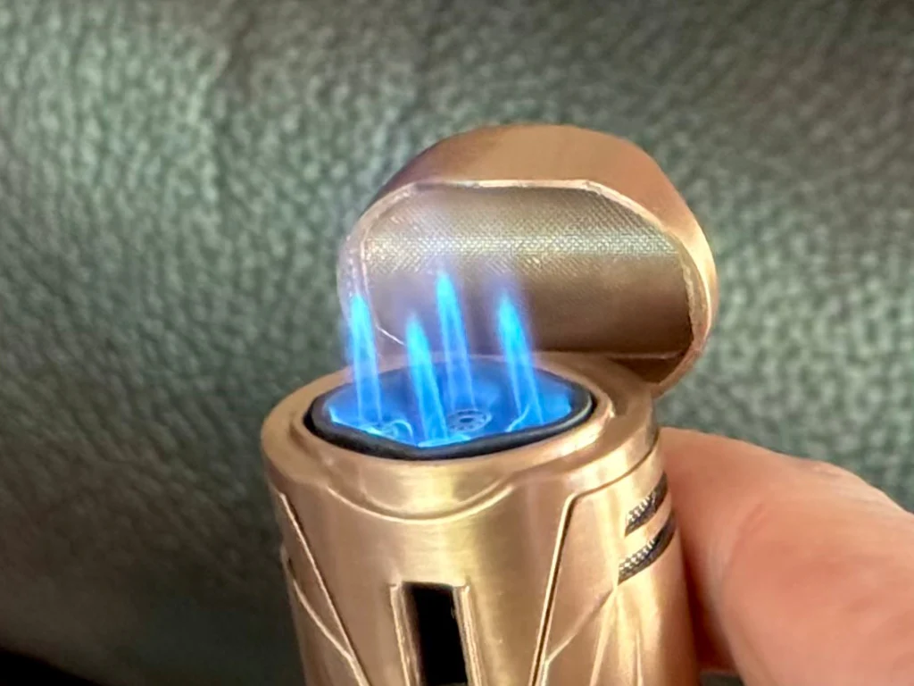 Vector Ironquad 4-Flame Torch Lighter - Image 5